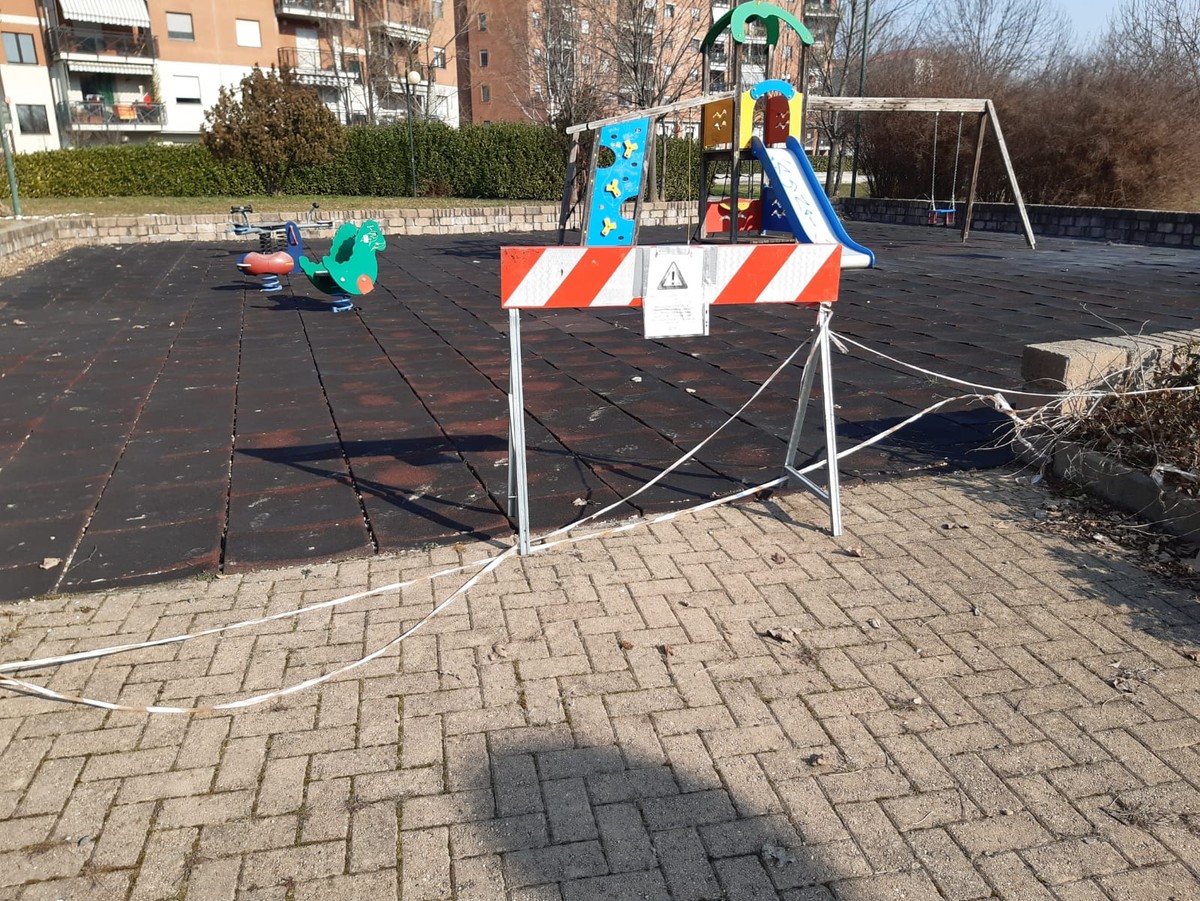 Piastrelle Torino Via Pietro Cossa.Area Gioco Da Incubo In Via Pietro Cossa La Rabbia Dei Residenti Inagibile Da Un Anno Foto Torino Oggi