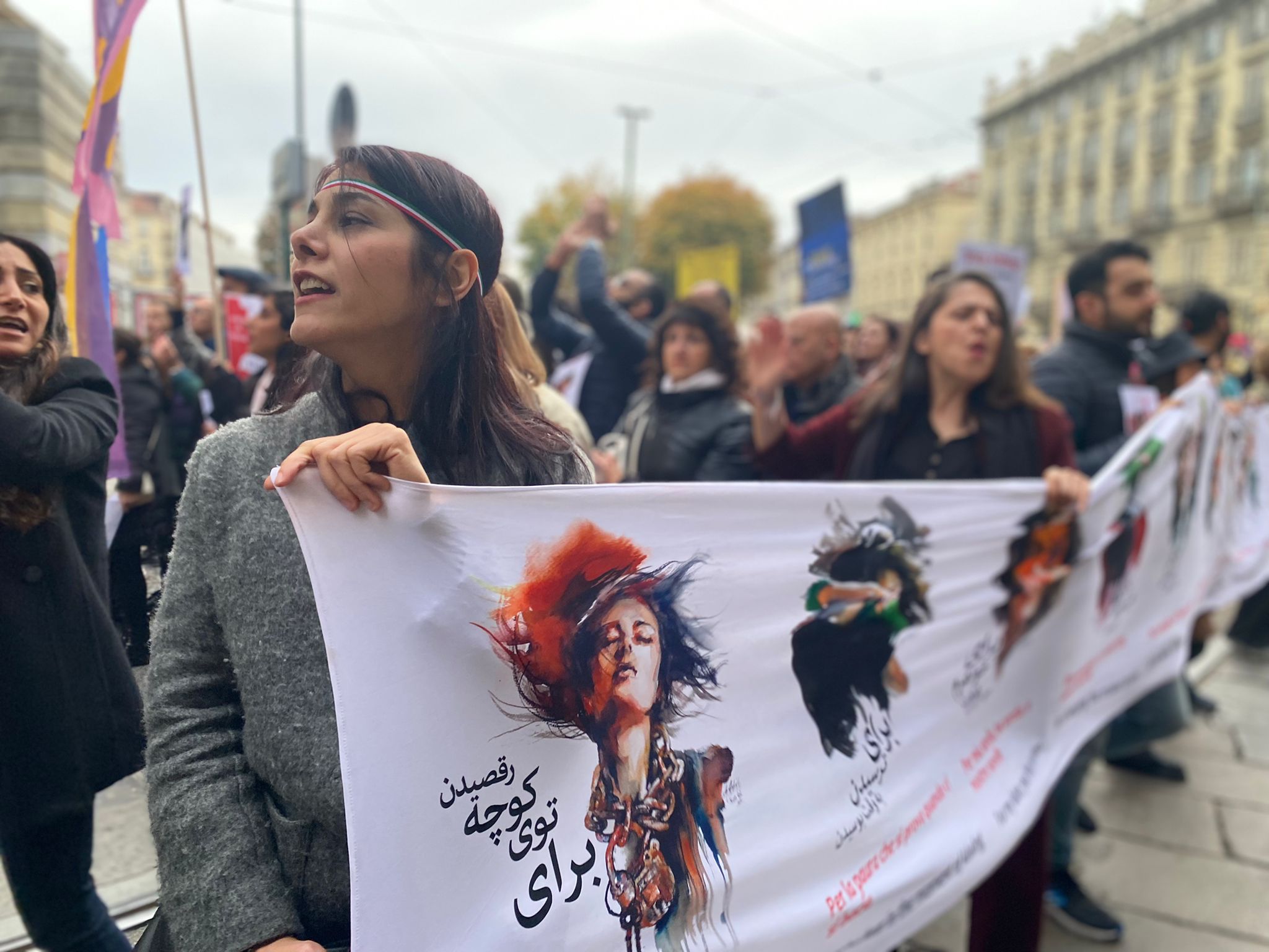 Torino Scende In Piazza Contro Il Regime Iraniano Siamo Tutte Mahsa