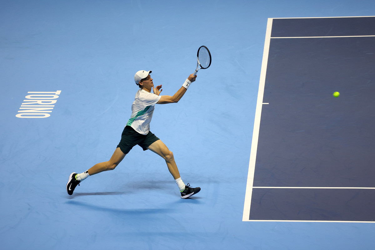 Sinner, Debutto Da 'maestro' Alle Atp Finals: Batte Tsitsipas In Due ...