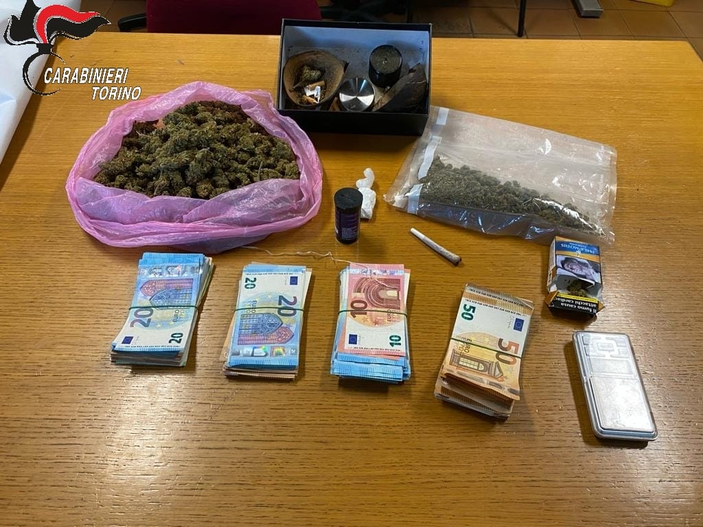 Due Pusher Scoperti E Arrestati Dai Carabinieri Detenevano Cocaina E Hashish Torino Oggi 0900