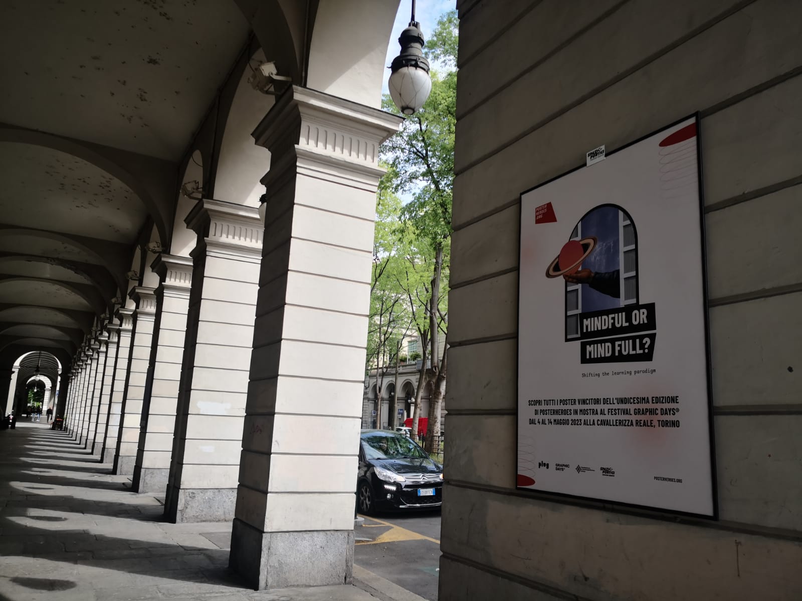 Dominada pela tecnologia, uma galeria de arte ao ar livre no Corso San Martino celebra a vida ‘lenta’ – Torino Oggi