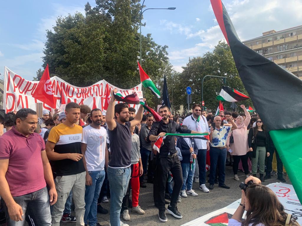 "Stop Al Massacro": A Torino In Migliaia Al Corteo Pro Palestina ...