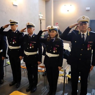 Grugliasco premia 4 agenti e il comandante della Polizia locale