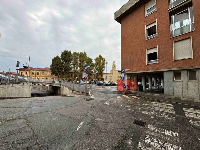 A Grugliasco riaperto il transito alle auto in piazza Matteotti