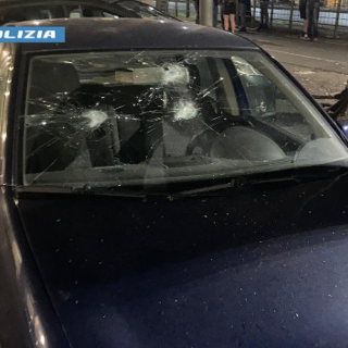 Danneggia 7 auto in sosta in corso Vinzaglio: sorpreso e arrestato dalla polizia