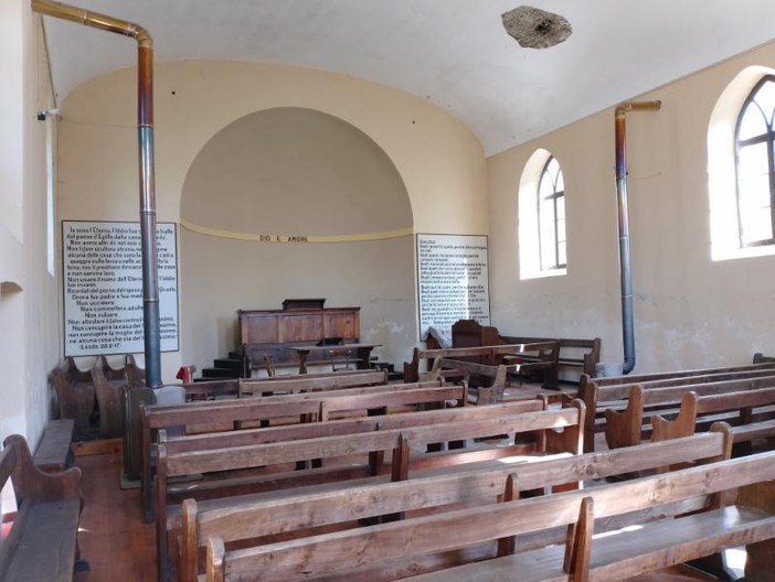 L’interno del tempio di Serre