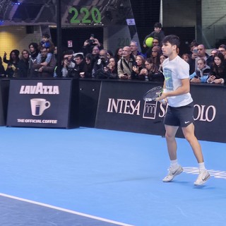 Alcaraz apre il terzo giorno di Atp Finals. E Zverev lancia la sfida a Sinner