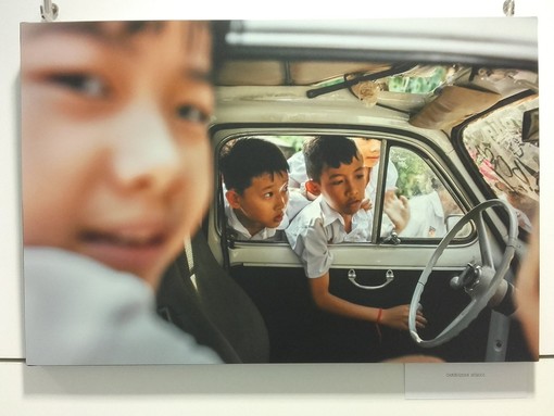 “From the Window” la storia di un viaggio da Torino a Tokyo sopra una FIAT 500