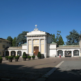 Guide, punti Smat, più bus verso i cimiteri: Torino si prepara alla commemorazione dei defunti