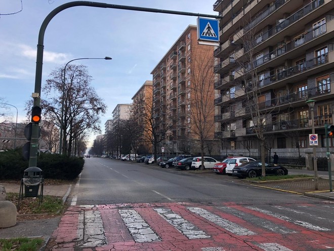 Illuminazione pubblica scadente in corso Cosenza