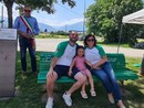 In piedi il sindaco Paolo Rossetto, seduti Massimo Gasca, la figlia Ludovica e la moglie Elena Lauro
