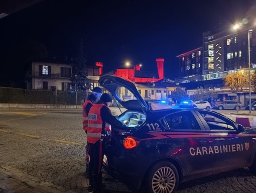 Provoca un incidente poi dà in escandescenze e rifiuta l'alcol test: denunciato un 38enne ad Ivrea