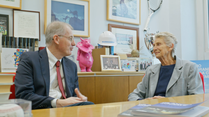 Il direttore de ‘La Stampa’ Andrea Malaguti con la presidente della Fondazione, Allegra Agnelli