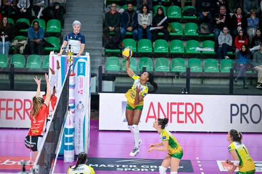 Attacco di Moreno (foto Legavolley femminile)