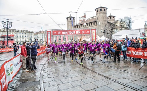 Oltre 10 mila runners colorano le vie di Torino per la Deejay Ten