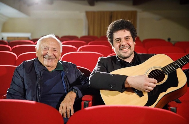 &quot;Emozioni&quot;, all'Alfieri arriva la magia delle canzoni di Lucio Battisti