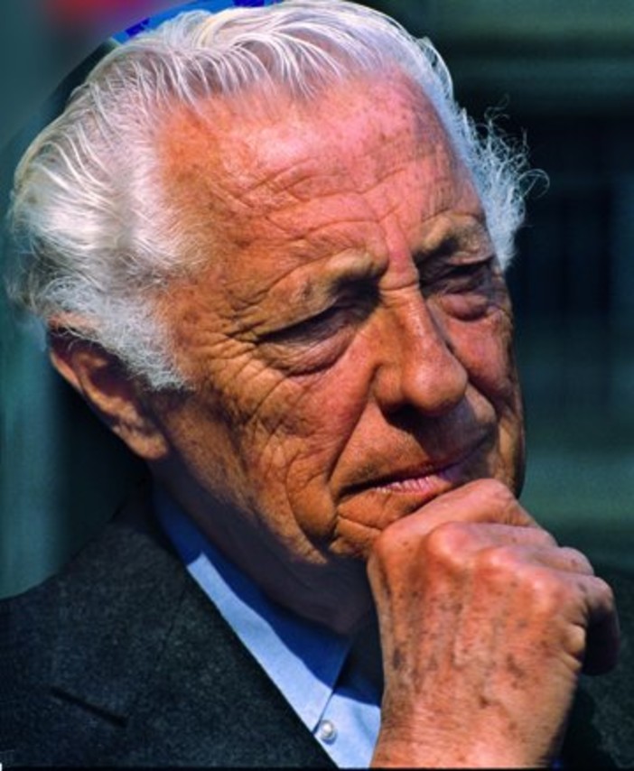 Ventuno anni fa Torino e l'Italia dicevano addio a Gianni Agnelli