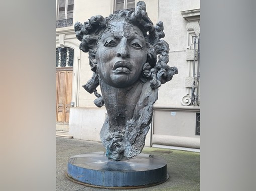 A Torino c'è una statua che racchiude il senso della vita: &quot;Hoy es hoy&quot;