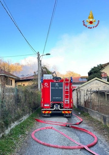 San Giorgio di Susa, va a fuoco una casa disabitata: non ci sarebbe nessun ferito