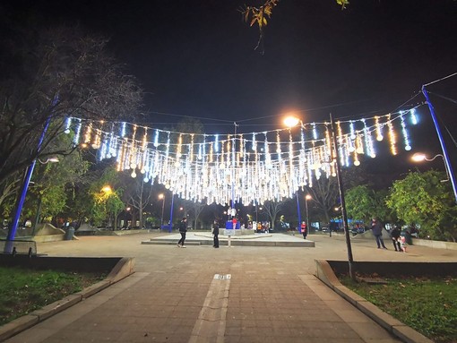 Luci di Natale in tutta la Circoscrizione 8, presto anche in via Genova: &quot;Illumineremo anche quella parte di quartiere&quot;