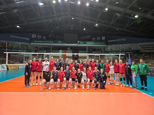 Le ragazze di In Volley Piemonte sul campo da pallavolo