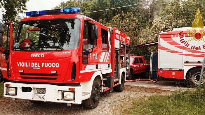 L’autopompa dei Vigili del Fuoco di Luserna San Giovanni che verrà sostituita