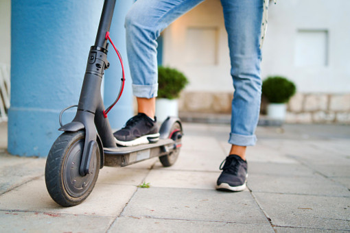 Fermato e sequestrato a Collegno un monopattino più potente e veloce di un motorino