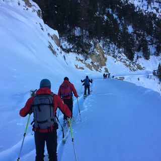 persone straniere in montagna