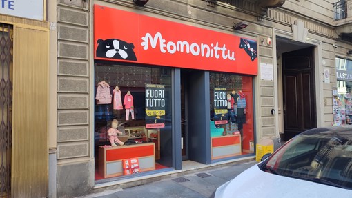 Il negozio &quot;Momonittu&quot; in via Cibrario