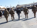 I militari pattugliano tra i banchi di Porta Palazzo. Il Prefetto: &quot;Segno tangibile in tema di sicurezza&quot; [FOTO E VIDEO]