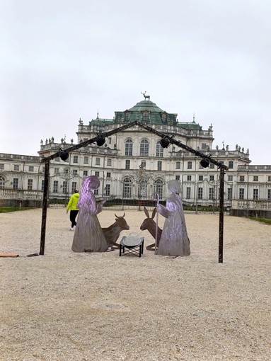 Babbo Natale o Gesù Bambino, albero o presepe? A Stupinigi si possono scegliere entrambi