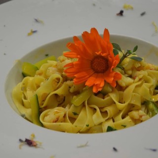 All'Osteria del Tempo Stretto ad Albenga un viaggio sensoriale alla scoperta dei fiori eduli