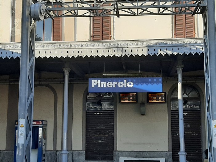 Mattinata di controlli alla stazione centrale di Pinerolo