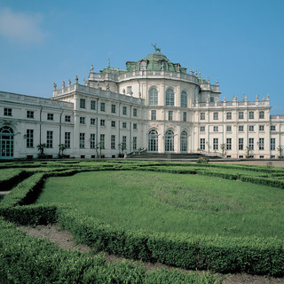 palazzina di stupinigi e locandina van gogh