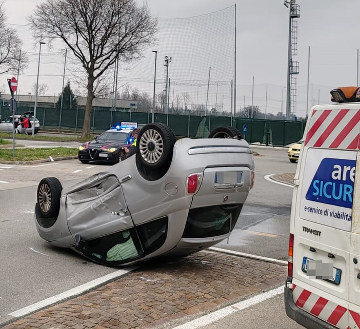 L’auto cappottata