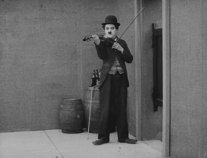 Tedacà rende omaggio a Charlie Chaplin con cinema, performance e musica dal vivo