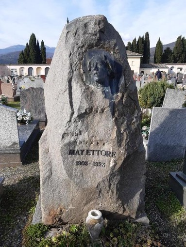 La tomba di Ettore Giovanni May nel cimitero di Pinerolo