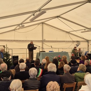 Rocco Nastasi sul palco, durante l’inaugurazione