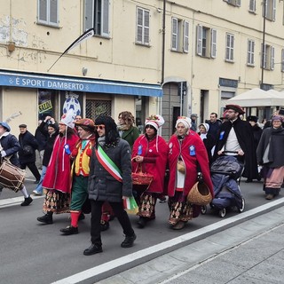 Il corteo del 22 febbraio che ha portato Gianduja a prendere le chiavi della città