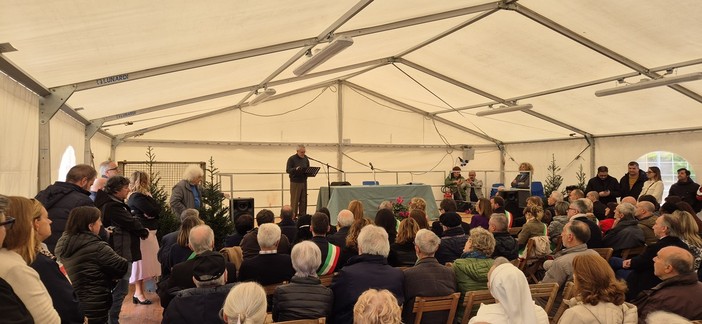 Rocco Nastasi sul palco, durante l’inaugurazione