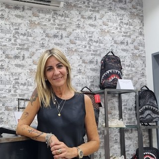 Anna Mila Ruozzo nel suo negozio di via Buniva a Pinerolo