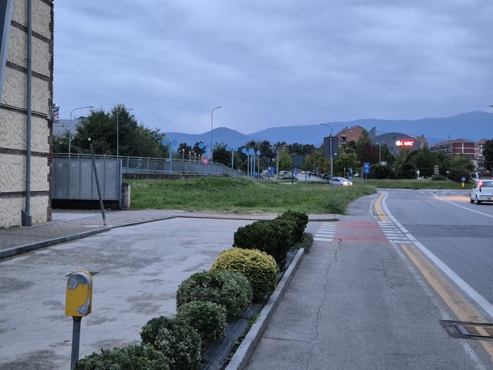 L’area verde di via Martiri da trasformare in parcheggio sostenibile