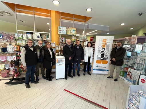 L’inaugurazione di stamattina alla Farmacia Piton Santiano di Pinasca