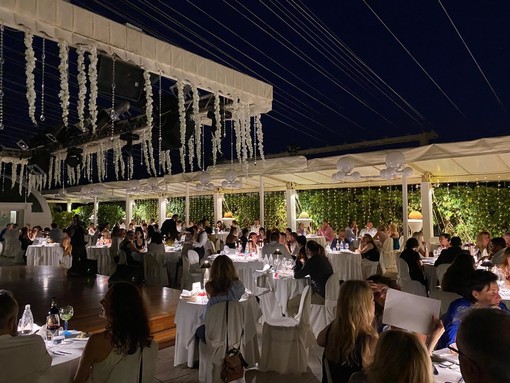 Al Roof Garden del Casinò di Sanremo, l'estate prende il ritmo: musica, comicità e danza d'autore sotto le stelle