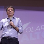 Renzi show a Torino, rottama il Pd e attacca il Governo: “Hanno fatto la retromarcia su Roma, Meloni sia premier” [VIDEO]