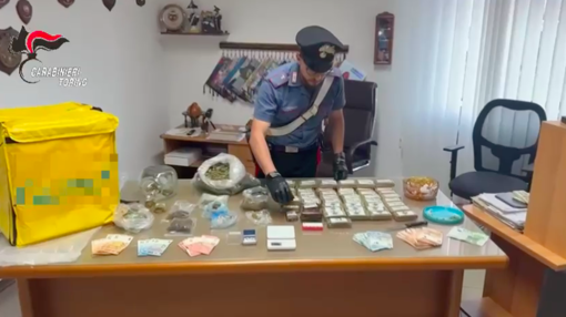 Droga e contanti nella sua abitazione: a Settimo Torinese arrestato un 26enne