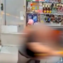 Si finge vittima di un'aggressione in un minimarket, ma le telecamere lo inchiodano: arrestato per estorsione un 39enne