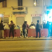 In Barriera di Milano spunta l’ennesimo suk abusivo: “Vendono vestiti e medicine”