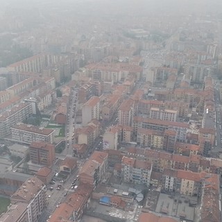 Smog, Torino ha già superato i limiti annuali di PM10: è la &quot;maglia nera&quot; dell'ambiente con 69 sforamenti