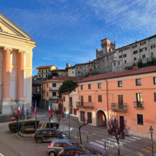 Pavone Canavese, asta da 160mila euro per l’immobile in piazza del Municipio